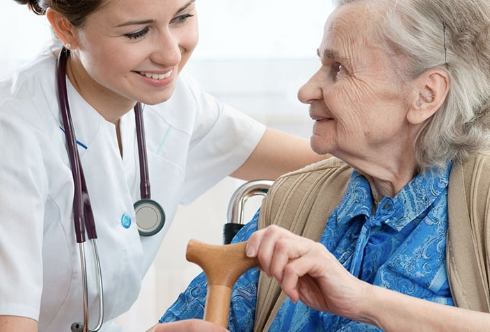 Perspectivas actuales en la asistencia sanitaria al adulto mayor